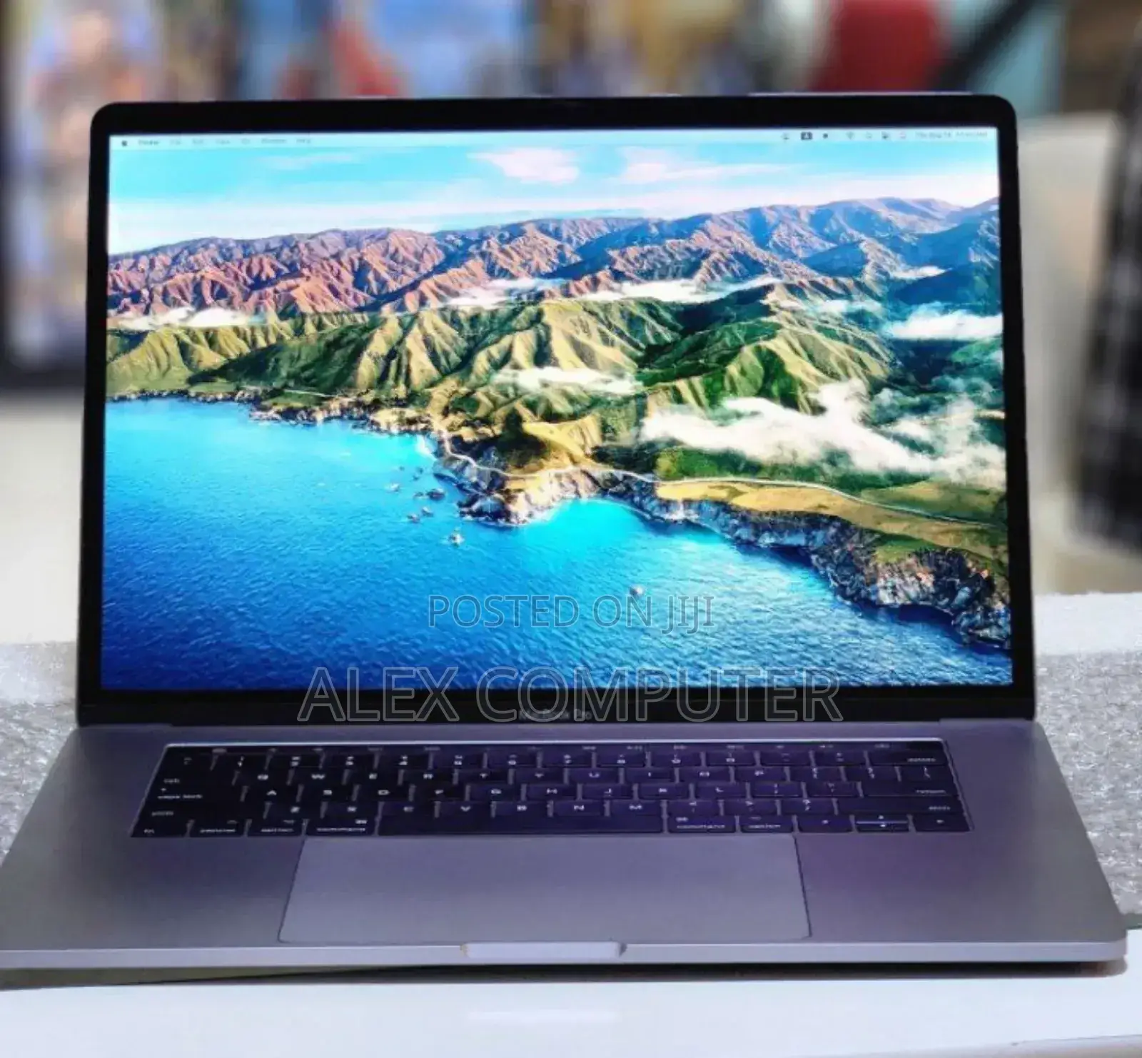 New Laptop Apple MacBook Pro 2017 16GB Intel Core I7 SSD 512GB