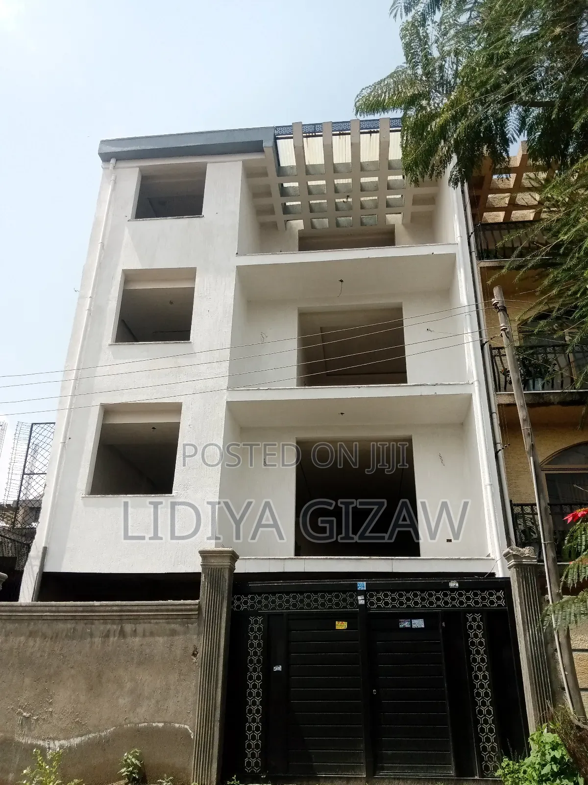 5bdrm House in Akaky Kaliti for sale