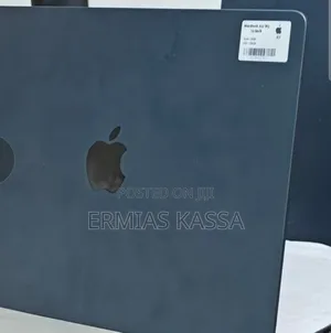 New Laptop Apple MacBook Air 16GB Apple M4 SSD 256GB