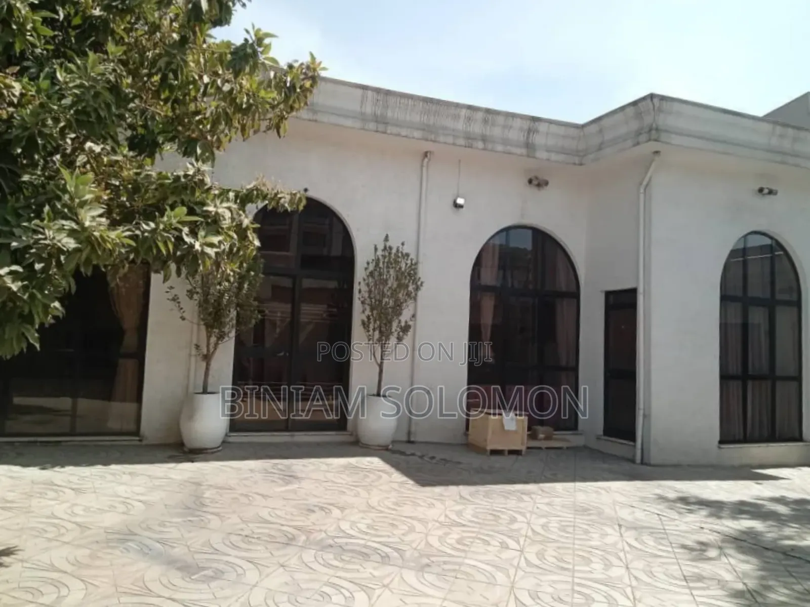 Furnished 3bdrm Villa in Bole for sale