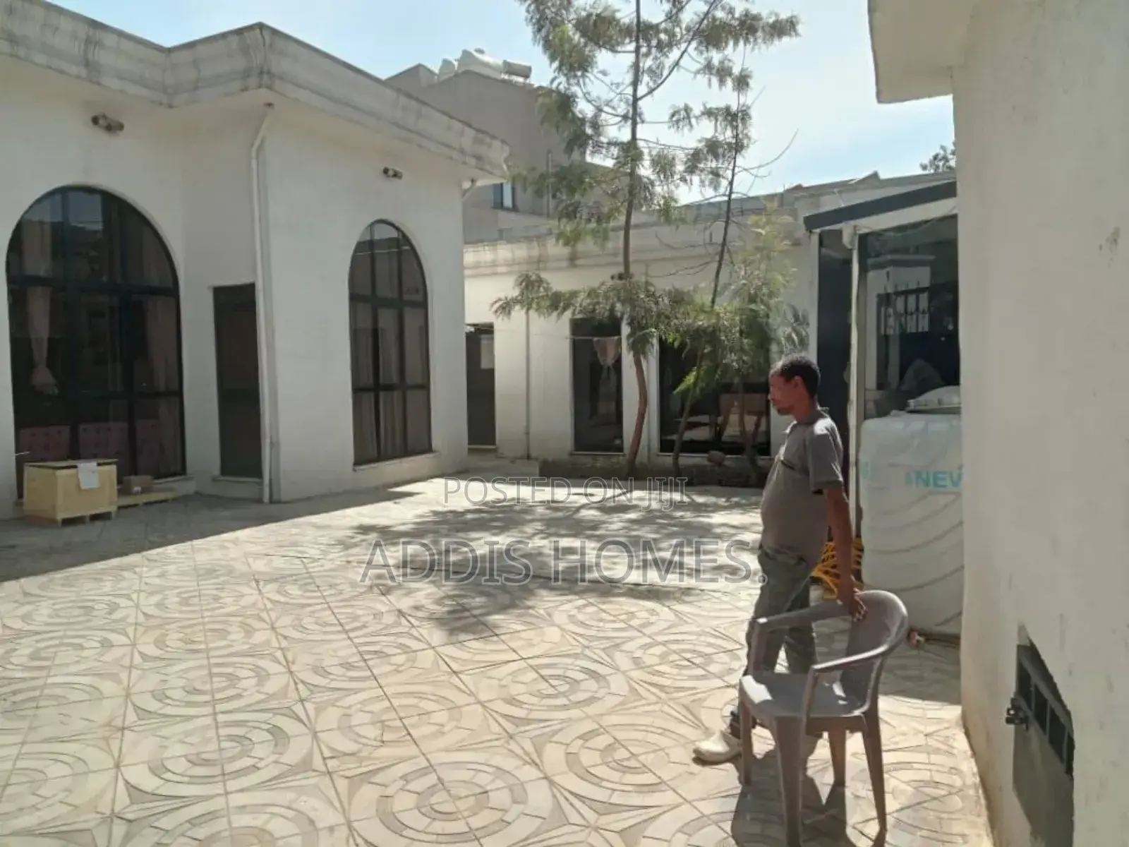 Furnished 3bdrm Villa in Bole for sale