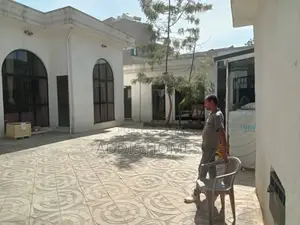 Furnished 3bdrm Villa in Bole for sale