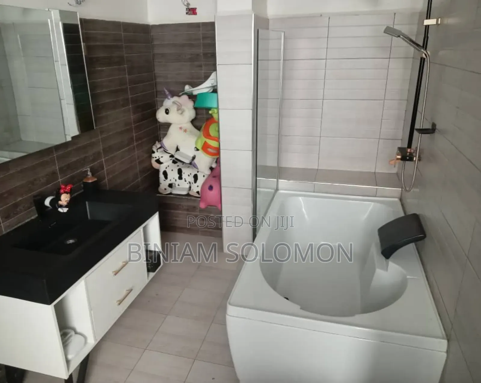 Furnished 3bdrm Villa in Bole for sale