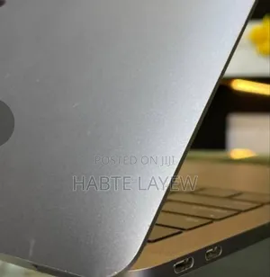 New Laptop Apple MacBook Pro 2017 8GB Intel Core I5 SSD 128GB