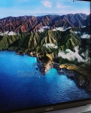 New Laptop Apple MacBook Pro 2017 16GB Intel Core I7 SSD 512GB