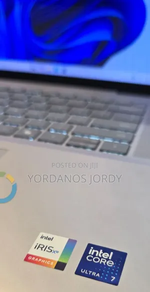 Photo - New Laptop Dell Inspiron 16 5620 16GB Intel Core Ultra 7 SSD 1T