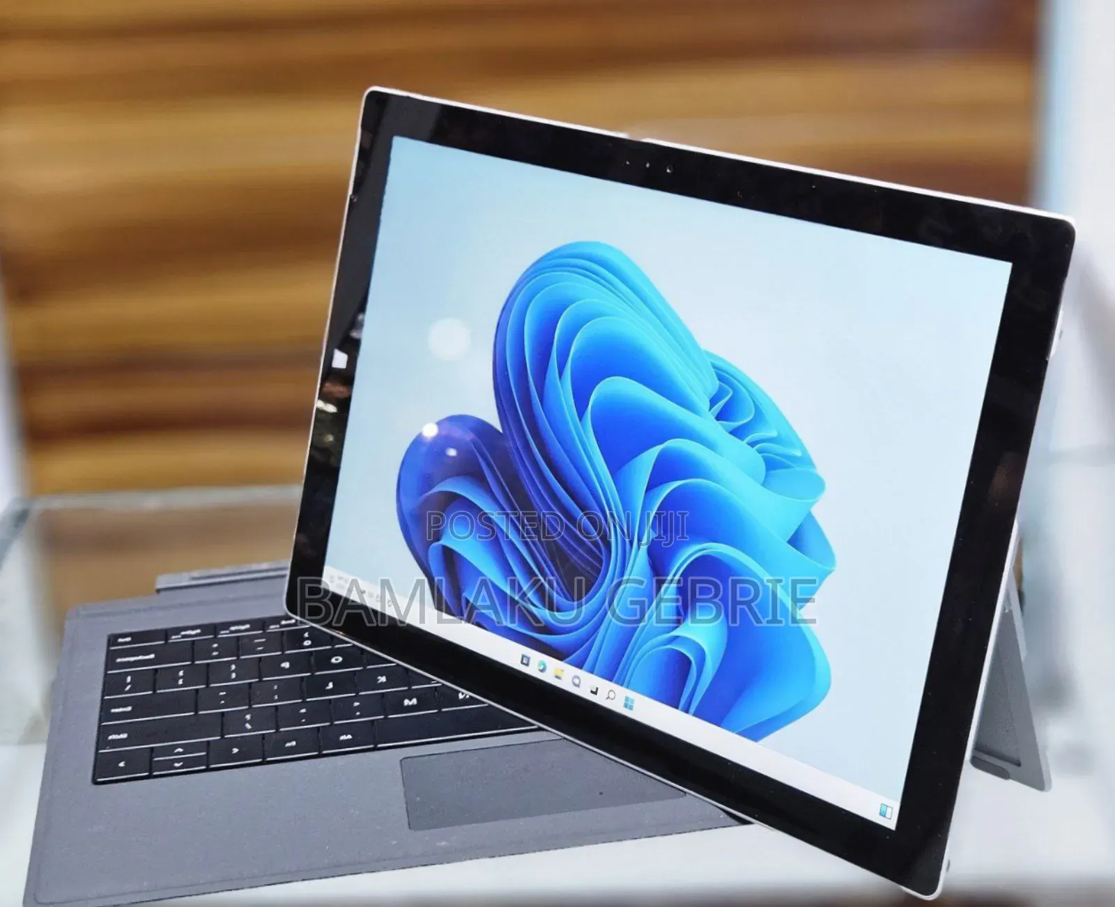 New Laptop Microsoft Surface Pro 3 8GB Intel Core I5 SSD 256GB