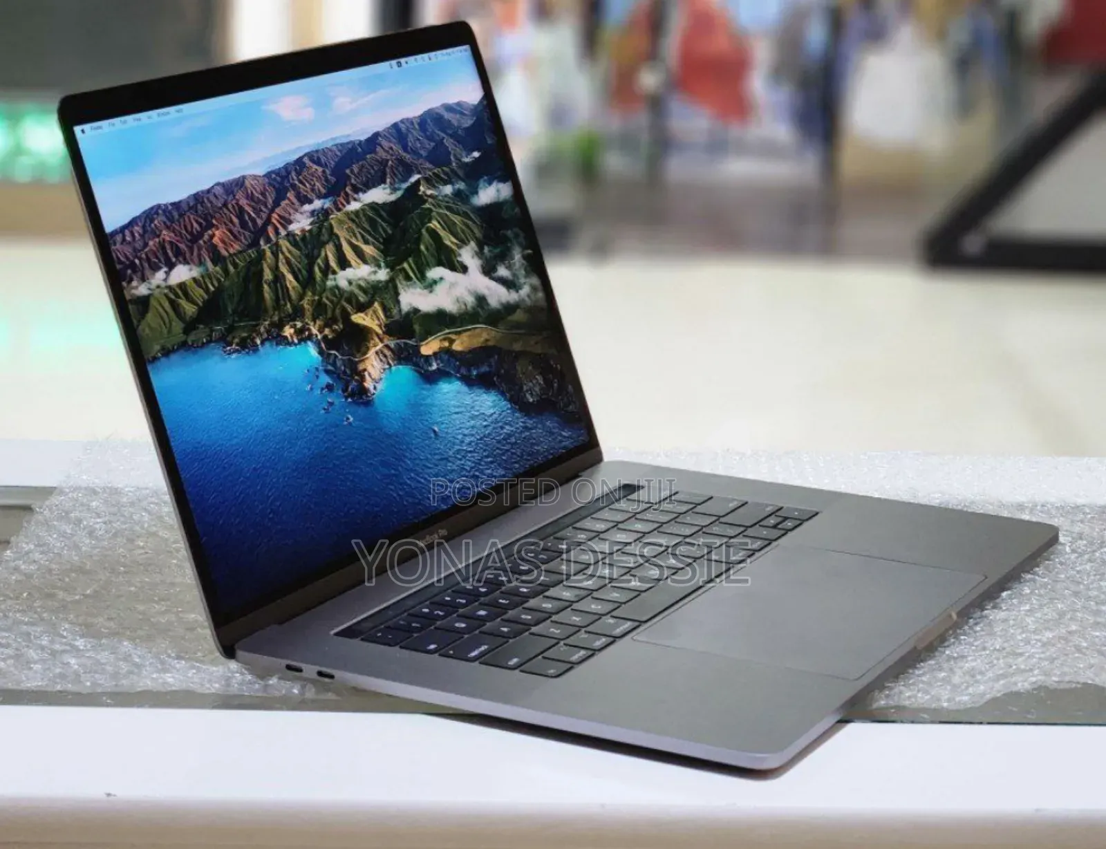 New Laptop Apple MacBook Pro 2017 16GB Intel Core I7 SSD 512GB