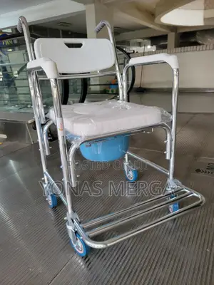 Photo - Old Man With Wheeled Toilet Seat Elderly古三toilet Chair烈፫commode Chair