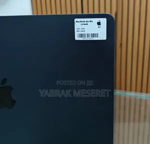 New Laptop Apple MacBook Air 2025 M4 13-Inch 16GB Apple M4 SSD 256GB