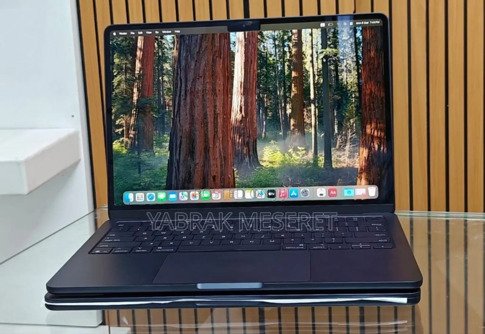 New Laptop Apple MacBook Air 2025 M4 13-Inch 16GB Apple M4 SSD 256GB