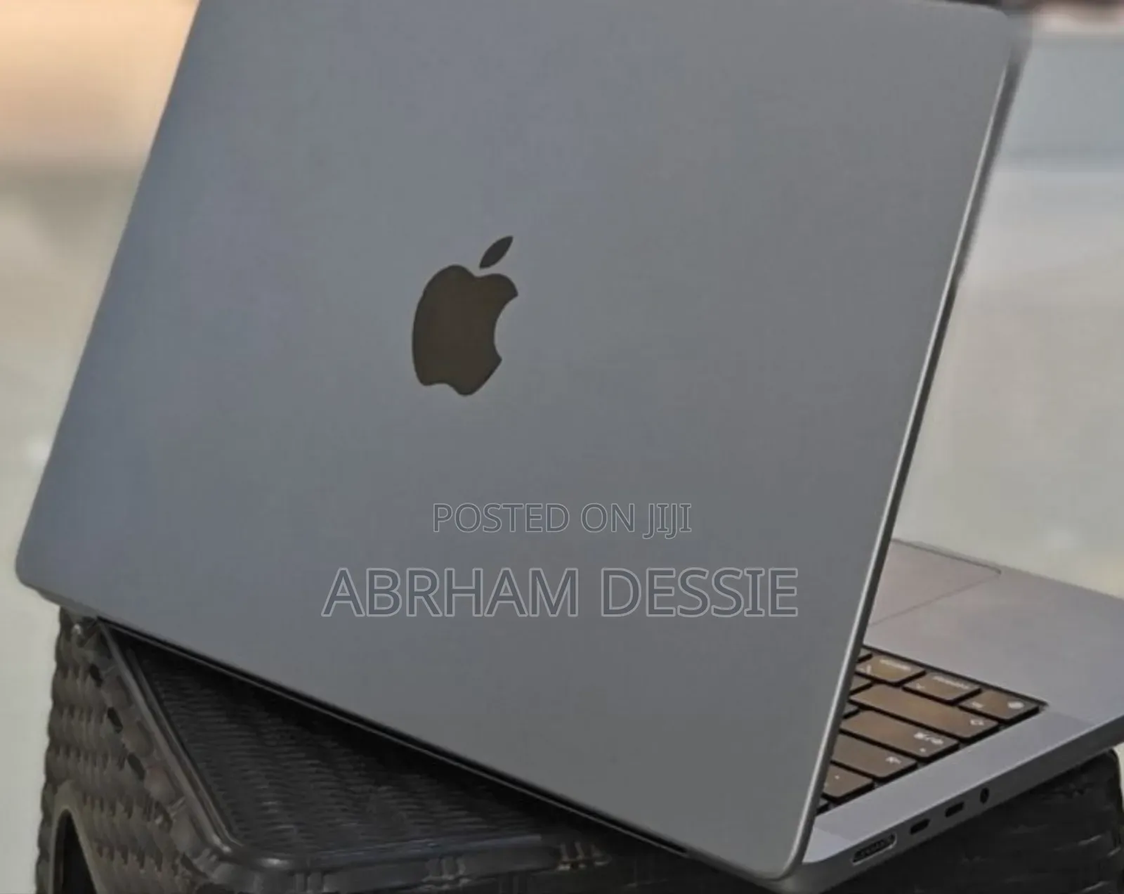 New Laptop Apple MacBook Pro M1 16GB Apple M1 Pro SSD 1T