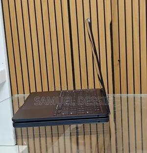 Photo - New Laptop Apple MacBook Air 2025 M4 13-Inch 16GB Apple M4 SSD 256GB