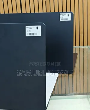 New Laptop Apple MacBook Air 2024 M3 13-Inch 16GB Apple M3 SSD 256GB