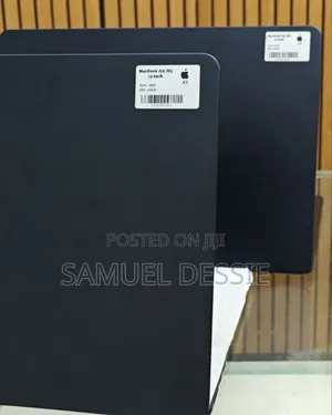 New Laptop Apple MacBook Air 2024 M3 13-Inch 16GB Apple M3 SSD 256GB