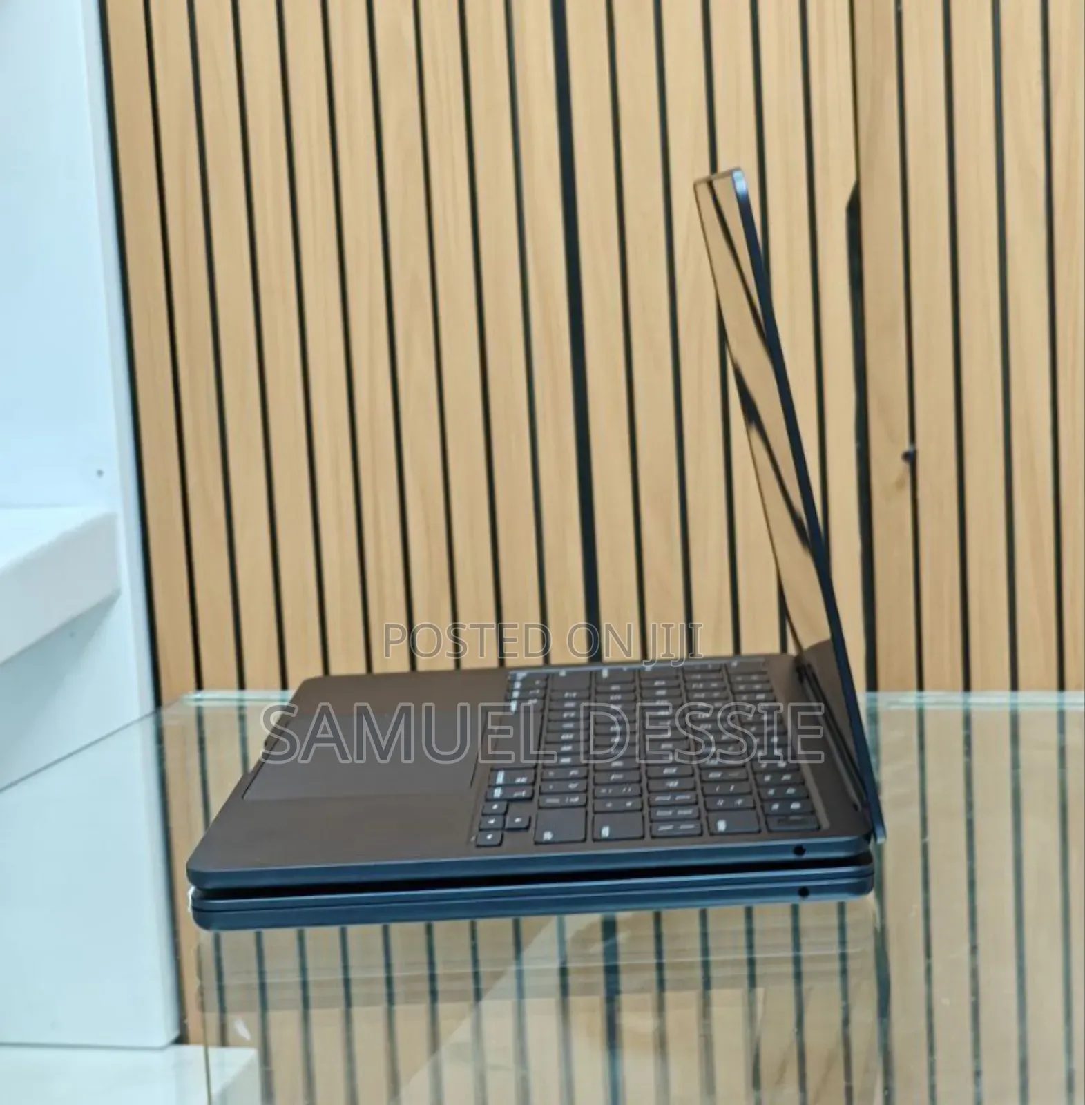 New Laptop Apple MacBook Air 2024 M3 13-Inch 16GB Apple M3 SSD 256GB