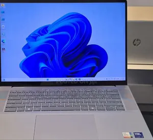 New Laptop Dell 16GB Intel Core Ultra 7 SSD 1T