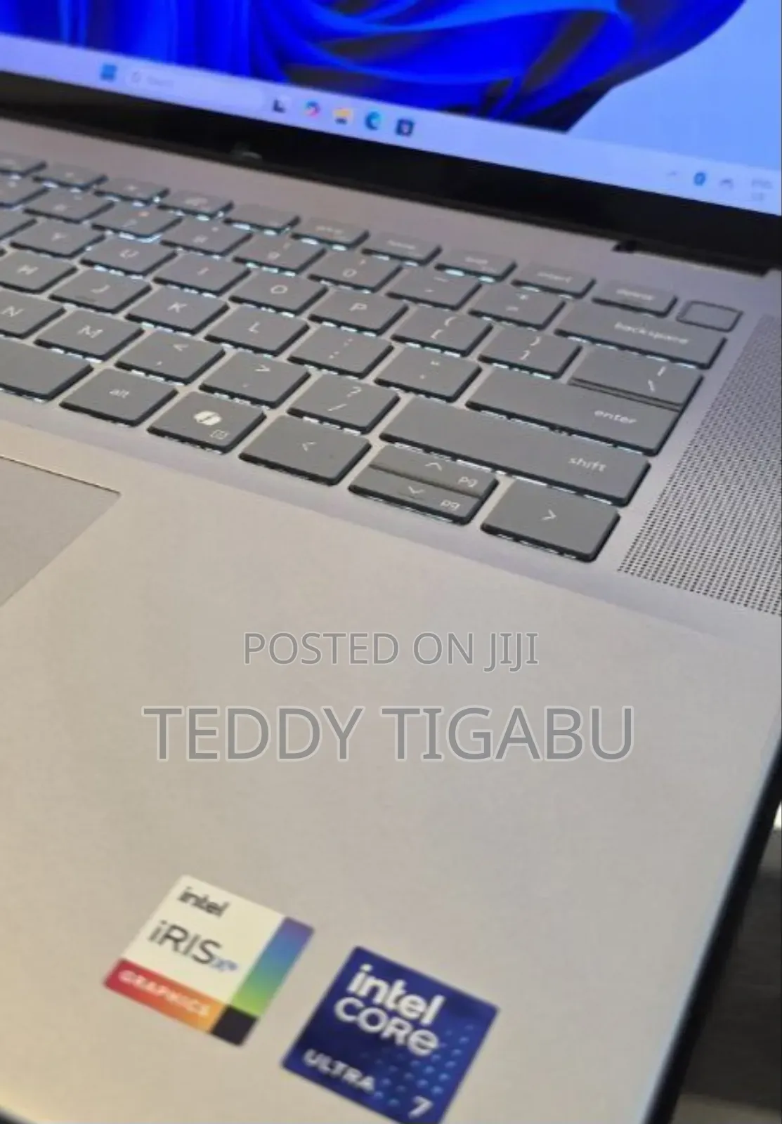 New Laptop Dell 16GB Intel Core Ultra 7 SSD 1T