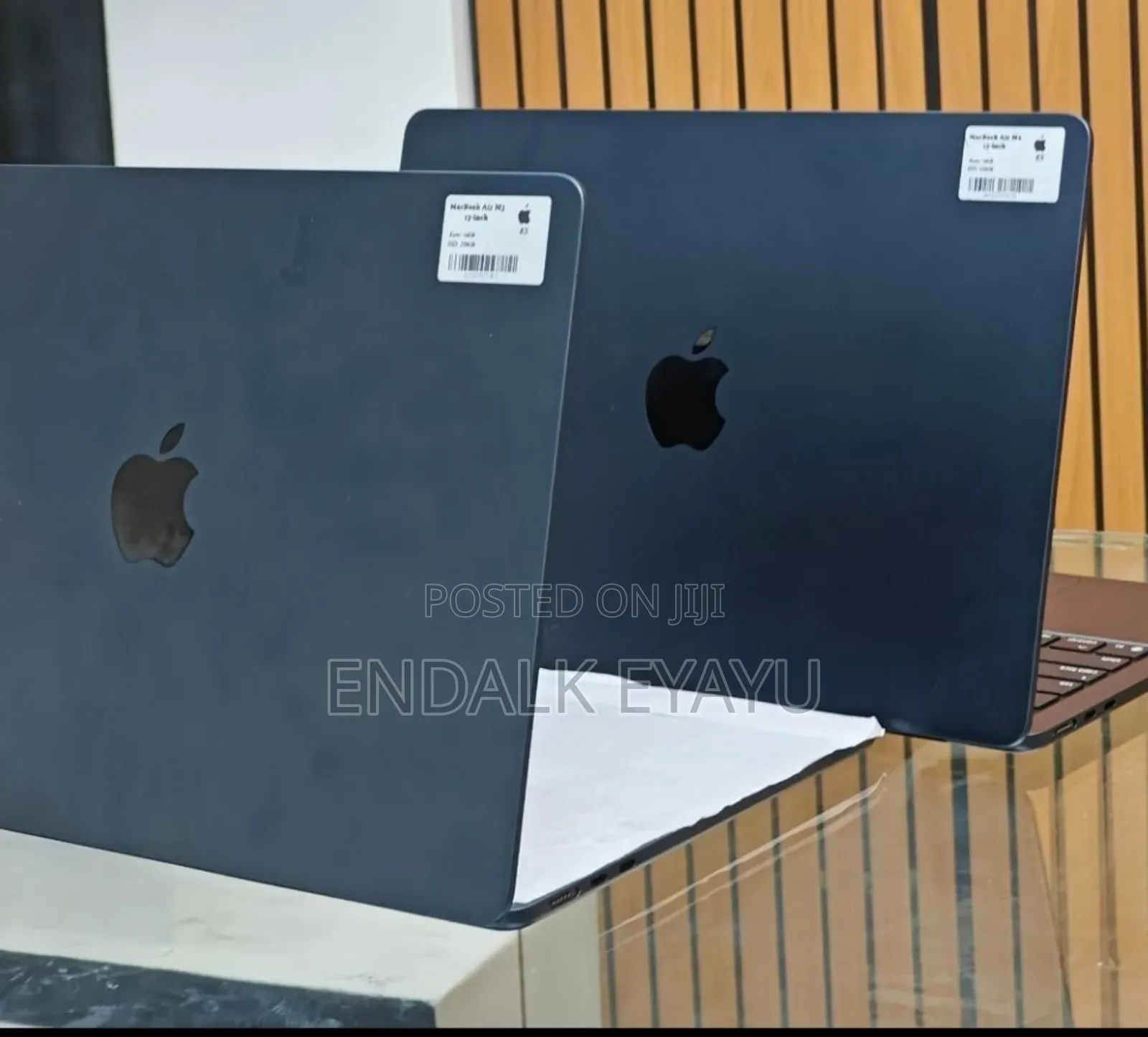 New Laptop Apple MacBook Air 2025 M4 13-Inch 16GB Apple M4 SSD 256GB