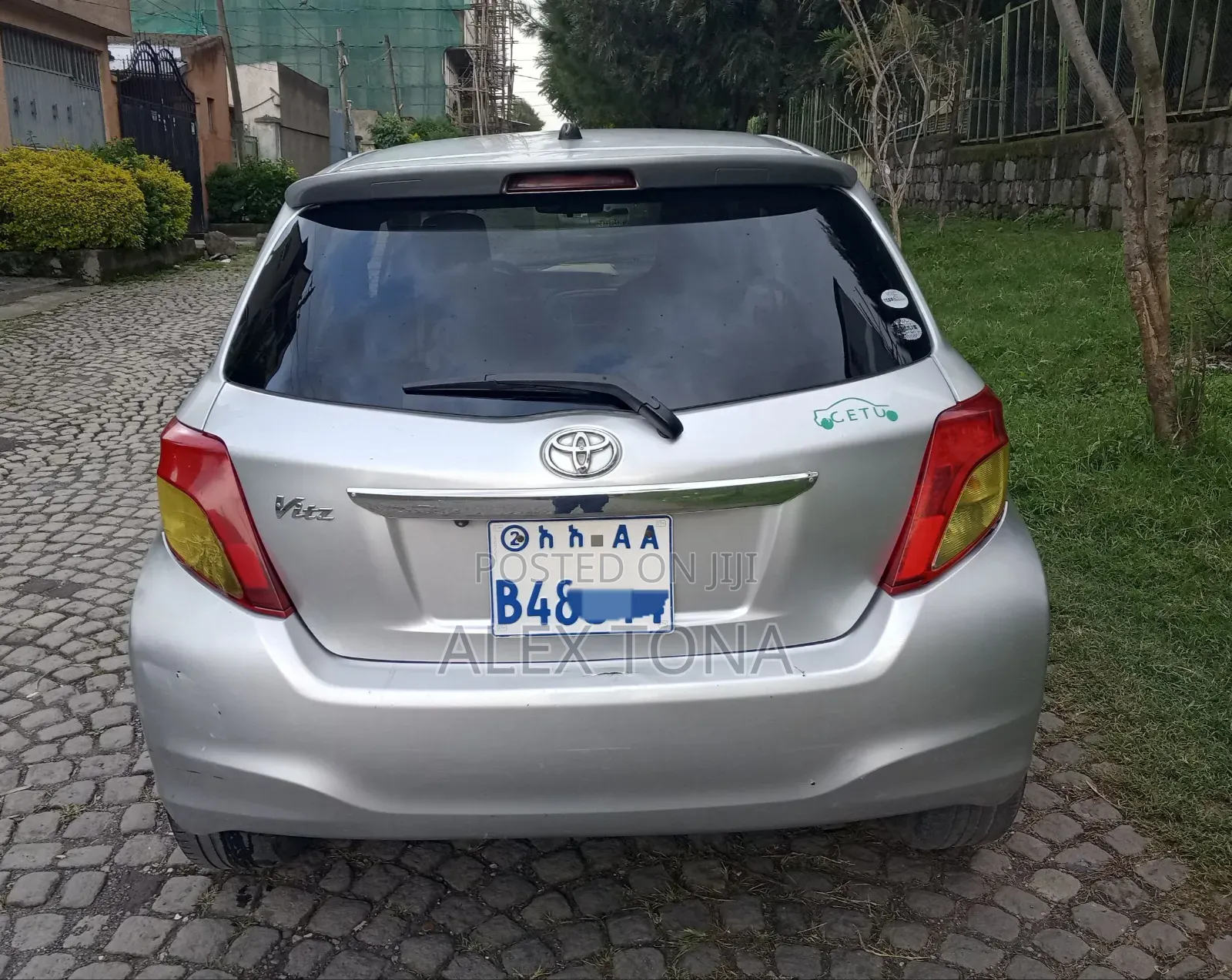 Toyota Yaris 2012 Silver