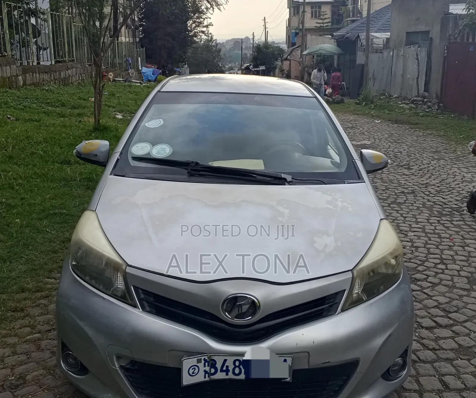 Toyota Yaris 2012 Silver