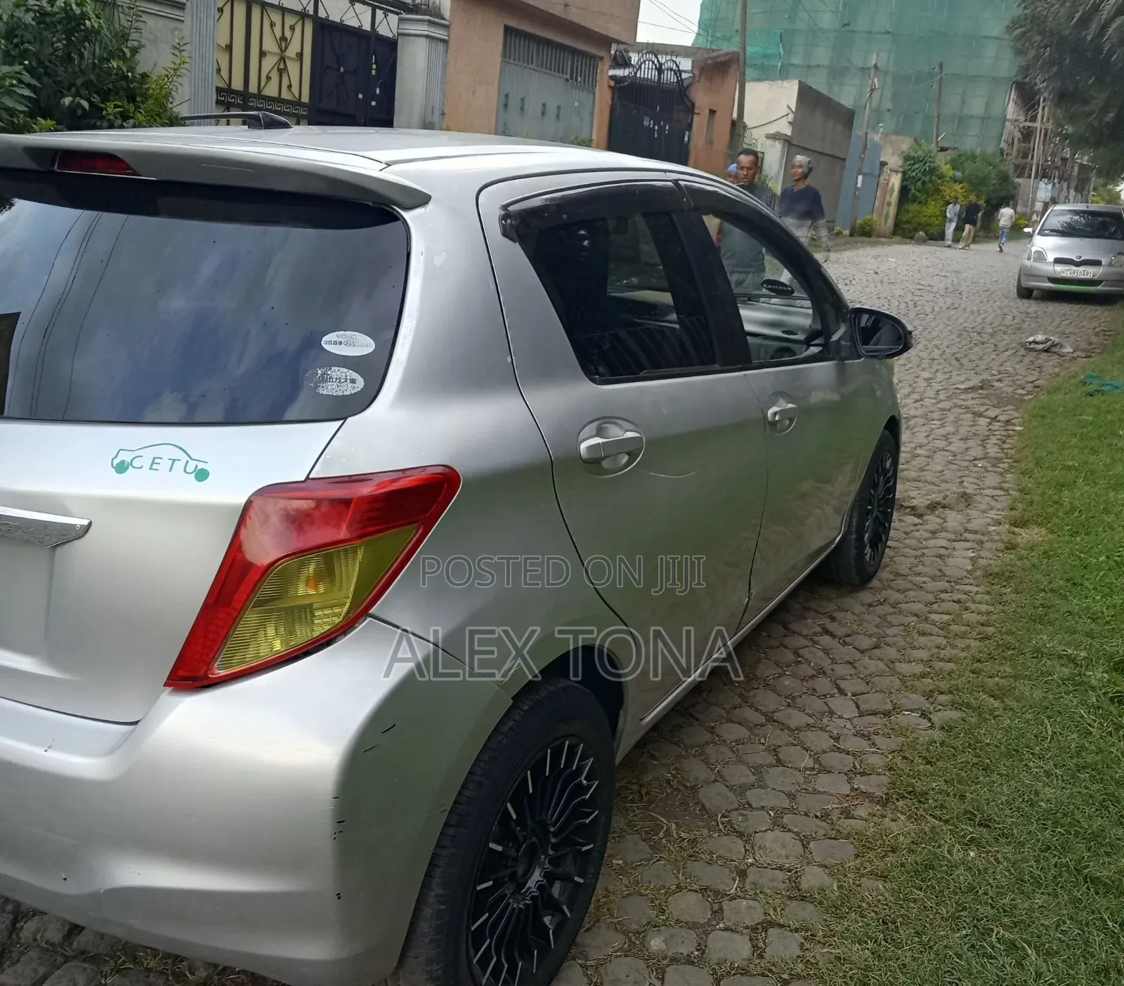 Toyota Yaris 2012 Silver