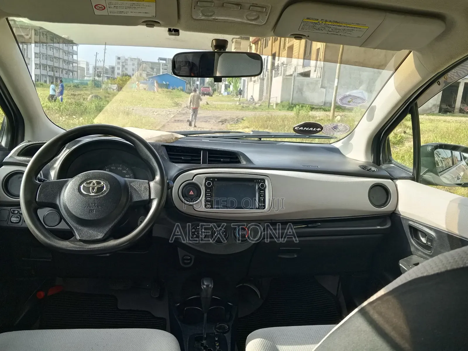 Toyota Yaris 2012 Silver