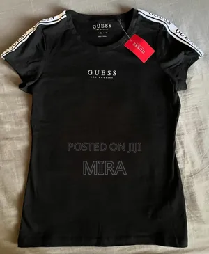 Photo - Guess Tshirt