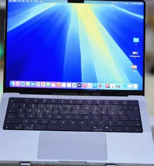 Photo - New Laptop Apple MacBook Pro M1 16GB AMD A8 SSD 512GB