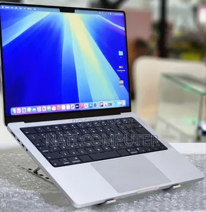 New Laptop Apple MacBook Pro M1 16GB AMD A8 SSD 512GB