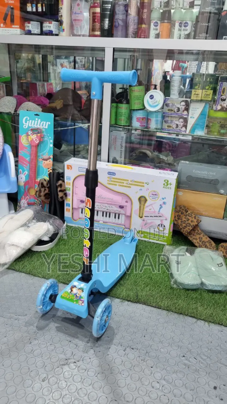 Christmas Decoration Kids Scooter With Extra Wide Deck, Foot Activated