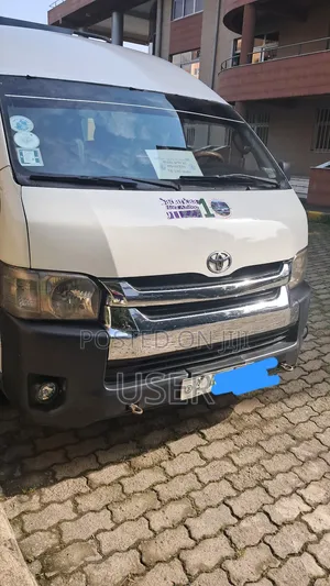 Toyota HiAce 2007 White