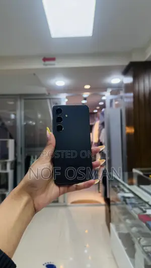 Photo - Samsung Galaxy S24 128 GB Black