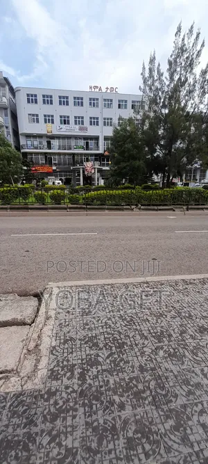 አስቸካ የሚሸጥ ህንፄ