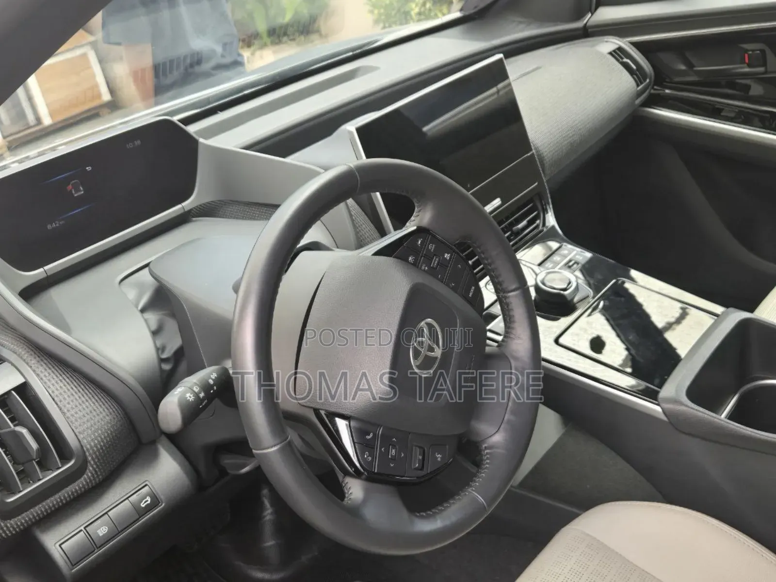 Toyota bZ4X 2023 Silver