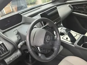 Toyota bZ4X 2023 Silver