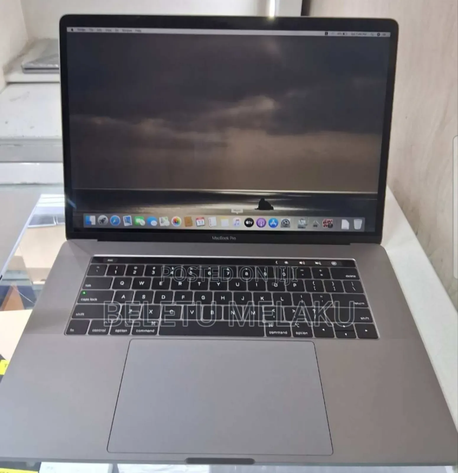 New Laptop Apple MacBook Pro 2019 32GB Intel Core I9 SSD 512GB