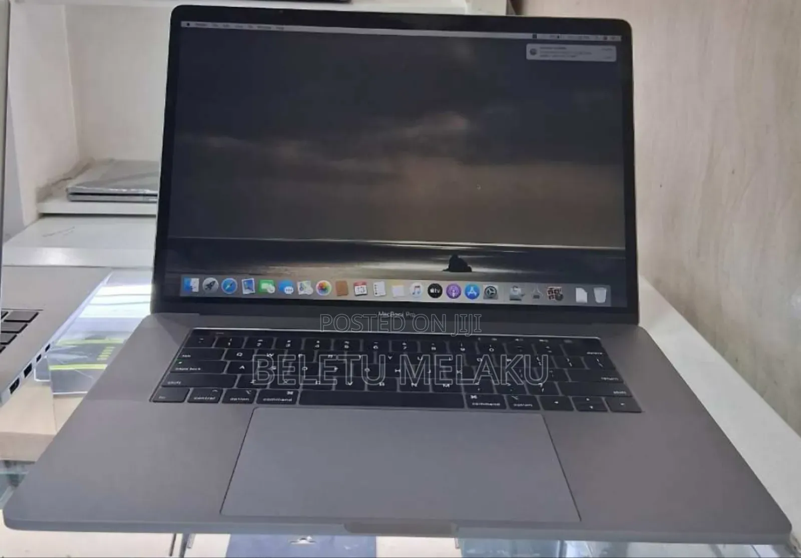 New Laptop Apple MacBook Pro 2019 32GB Intel Core I9 SSD 512GB