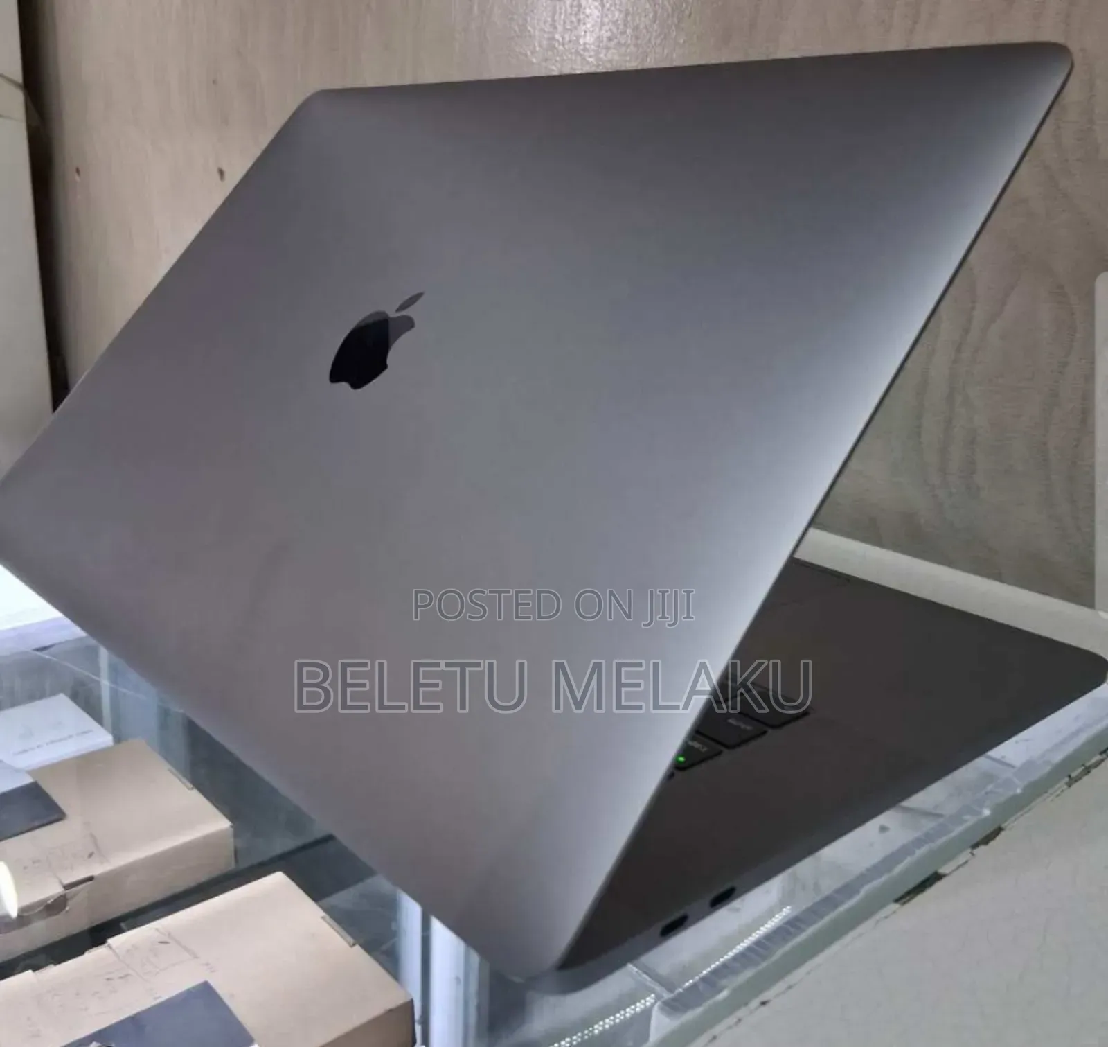 New Laptop Apple MacBook Pro 2019 32GB Intel Core I9 SSD 512GB