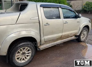 Toyota Hilux 2015 Beige