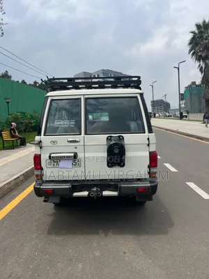 Toyota Land Cruiser 2019 White