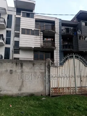 5bdrm House in Akaky Kaliti for sale