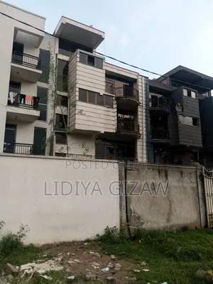 5bdrm House in Akaky Kaliti for sale