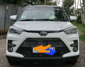 Photo - Toyota Raize 1.0 AWD 2022 White