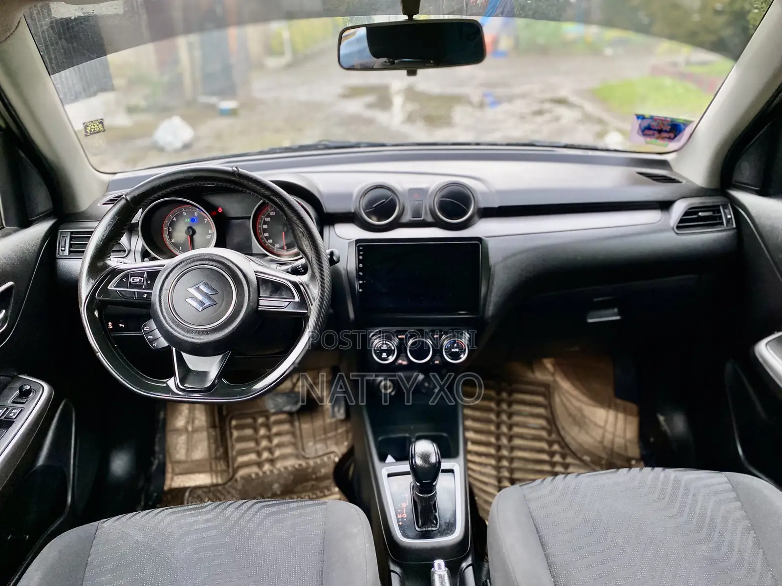 Suzuki Swift 2022 Silver