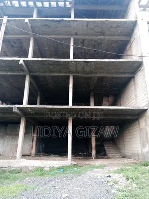 5bdrm House in Akaky Kaliti for sale