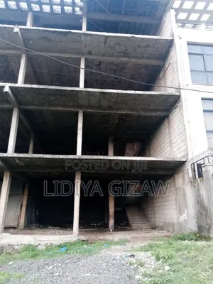 5bdrm House in Akaky Kaliti for sale