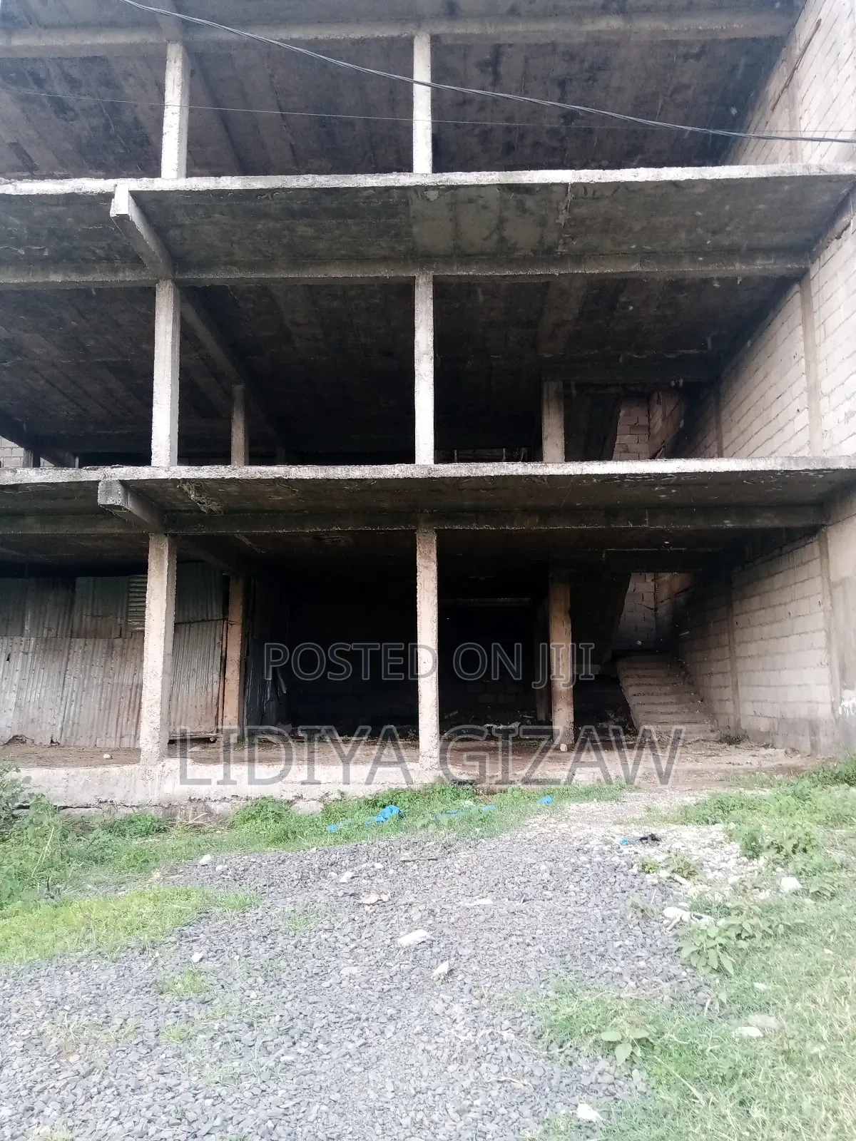 5bdrm House in Akaky Kaliti for sale