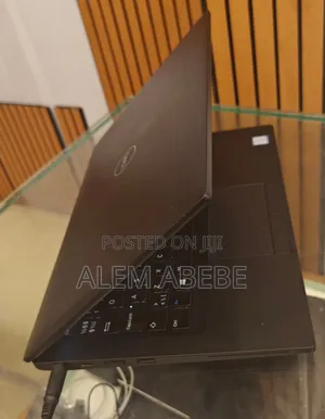 Photo - New Laptop Dell Latitude 7390 8GB Intel Core I5 SSD 512GB