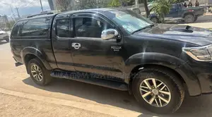 Toyota Hilux 2010 Matt Black